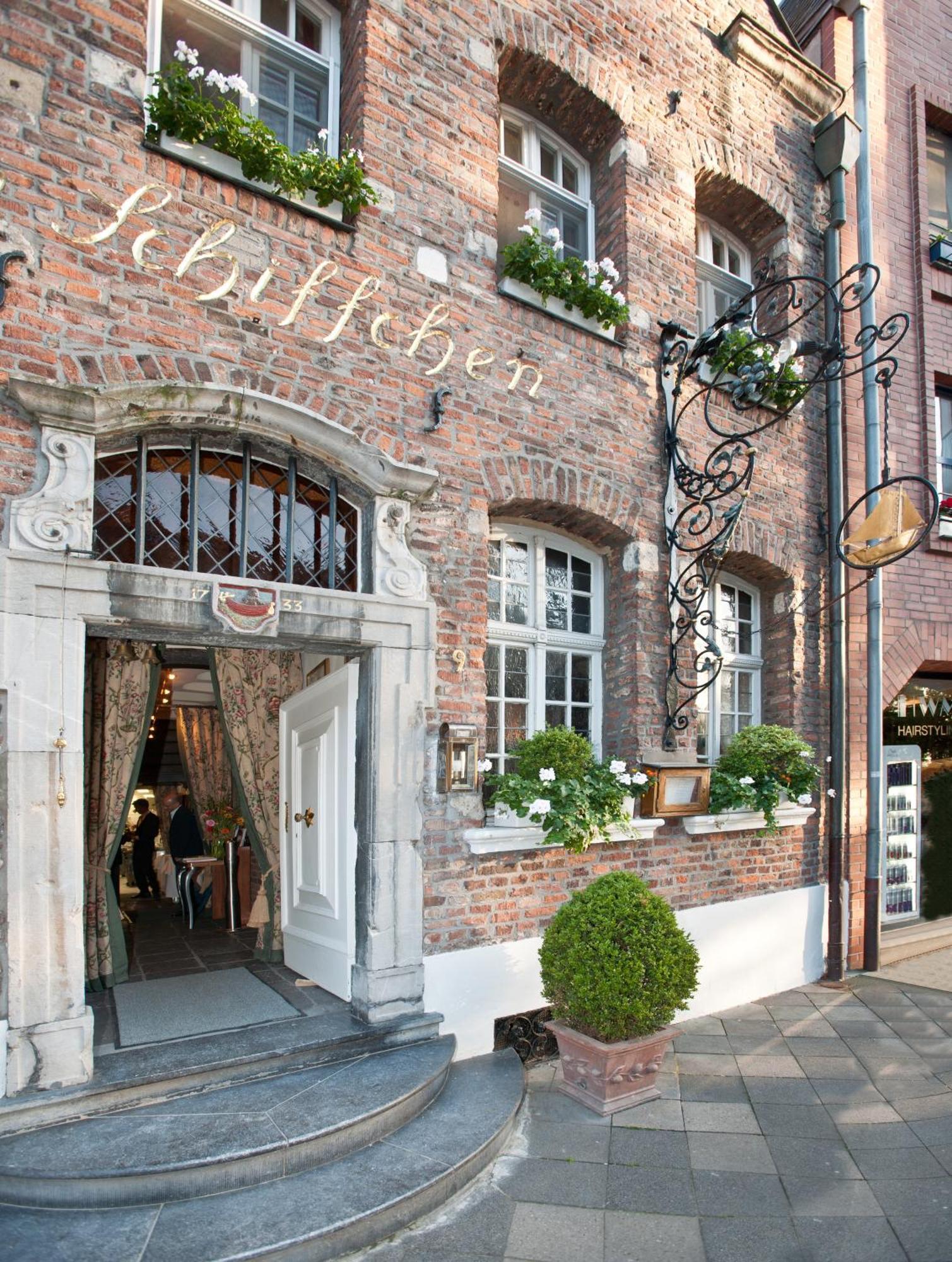 Hotel Barbarossa Düsseldorf Exteriör bild
